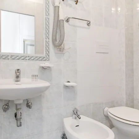 Infinito - Gruppo Blam 酒店 3*